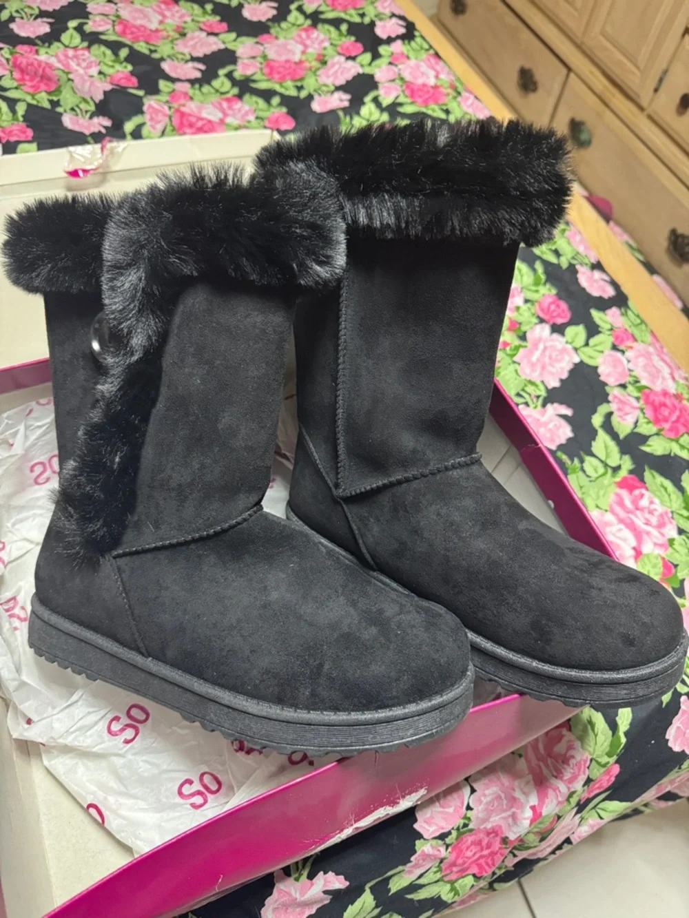 NEW SO Black Faux Fur Cuff Winter Boots for Women